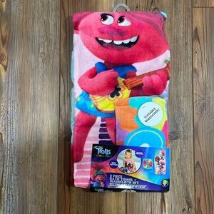 Trolls 2 Piece Bath Towel and Washcloth Set